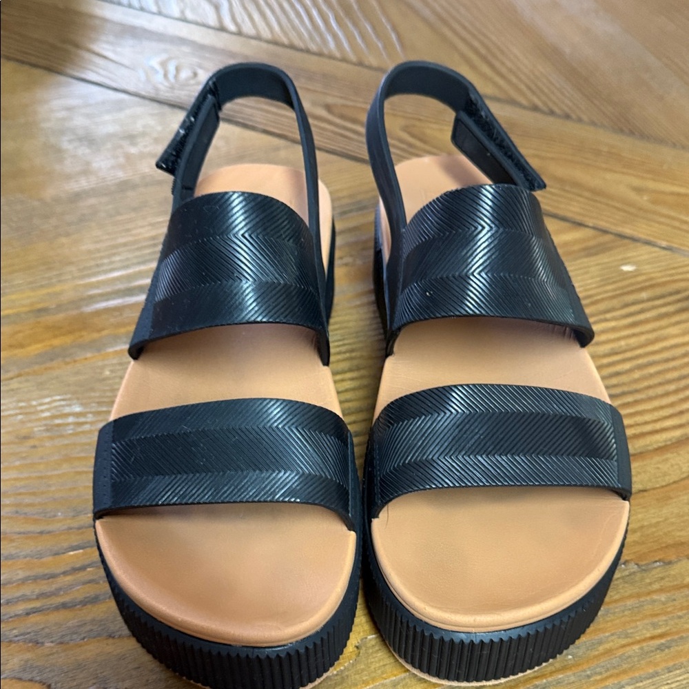 Reef Black and Tan Slingback Sandals
